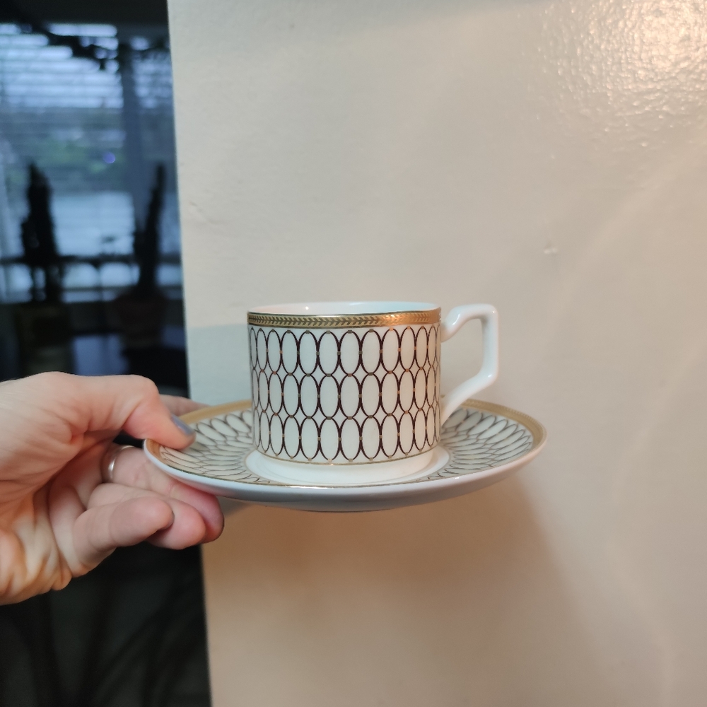 Elegant White and Gold Teacup Set with Saucer